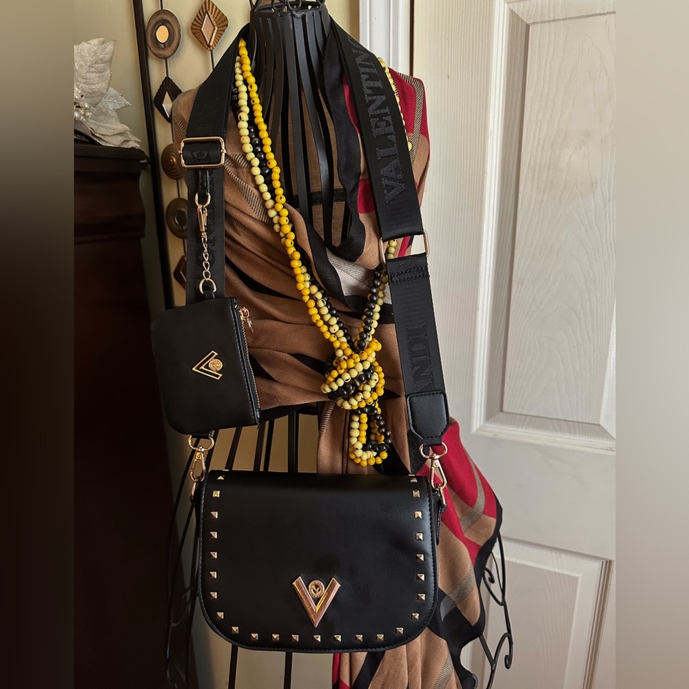 EARLY BLK FRIDAY SALE PRICE‼️🎁
Valentino Orlandi Crossbody